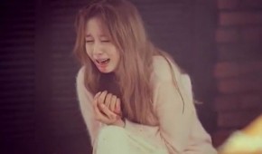 Thì ra… anh đã tắt máy khi thấy tôi gọi. Giờ con mình mất rồi đấy, anh hài lòng chưa?