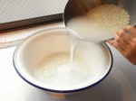 Làm nước gạo rang dưỡng da trắng sáng như phụ nữ Hàn