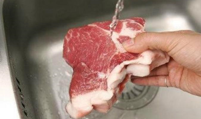 6 bí quyết siêu đơn giản giúp khử mùi thực phẩm