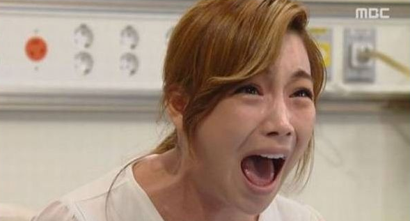 Rình chồng đi tắm, tôi đau đớn phát hiện sự thật vì sao anh bắt tôi “ngủ chay” nửa năm nay