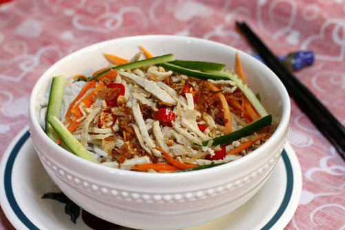 BÚN BÌ CĂN ĐỔI GIÓ CHO MÂM CƠM NHÀ BẠN