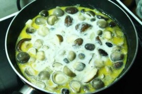 TRỨNG ĐÚC NẤM RƠM THƠM NGON BÉO NGẬY