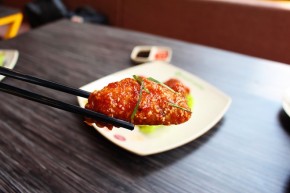 Khéo tay làm cánh gà sốt Thái nhâm nhi ngày nghỉ