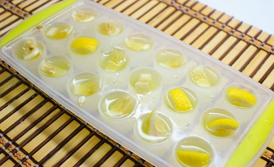 Khử mùi hôi thùng rác bằng đá lạnh không tốn công sức chỉ trong 5 phút