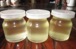 Chỉ cần ra chợ mua 5k dừa nạo bạn đã có ngay một bình dầu dừa vừa làm đẹp vừa nấu ăn