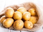 Những cách làm đẹp chỉ với một củ khoai tây