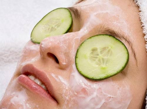 Dưa chuột đắp theo cách này, da bị mụn hay cháy nắng cũng trở nên láng mịn