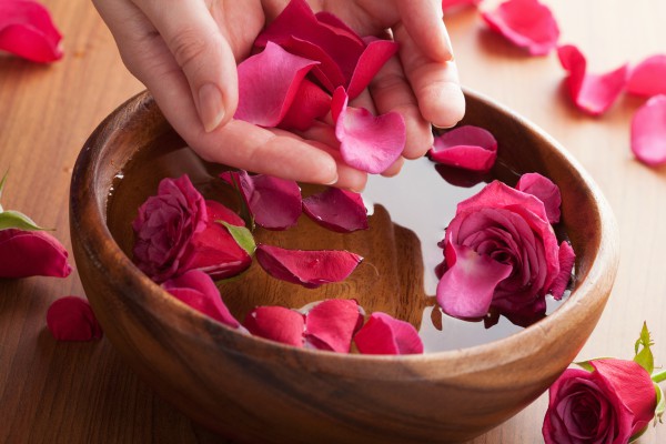 Làm đẹp tất tần tật từ A đến Z với hoa hồng