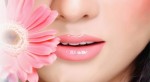 Tri môi nứt nẻ suốt đông cực kì đơn giản
