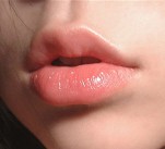 Hỗn hợp “thần thánh” đánh bay thâm sạm, nứt nẻ môi do thời tiết hanh khô