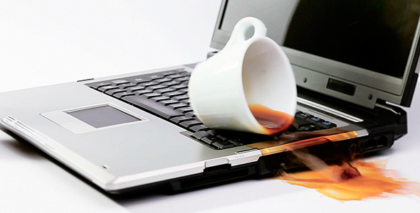 Khi laptop bị ướt, hãy làm ngay cách này kẻo tốn tiền mua máy mới thì khổ