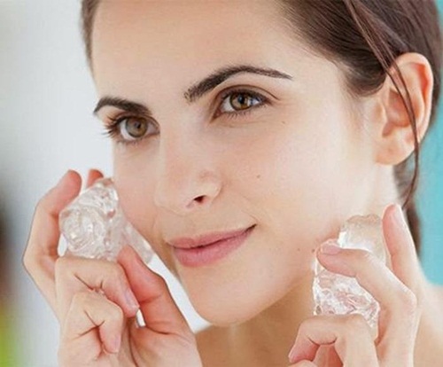 Hãy chườm đá lạnh lên mặt mỗi khi thức dậy, bạn sẽ ngạc nhiên với kết quả ngay sau đó