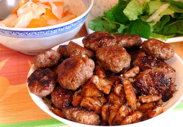 Cách làm bún chả Hà Nội bài bản - ngon bá cháy khiến chồng con no tròn bụng