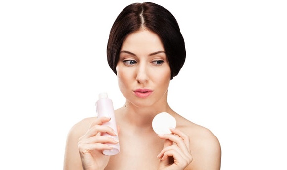 Thứ tự những việc nên làm trong ngày để tránh mụn, da xấu đi hay hại răng