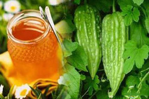 Chia sẻ công thức làm đẹp (trắng da, mượt tóc...) hiệu quả từ mướp đắng