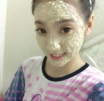 Trộn hỗn hợp rau diếp cá với cám gạo thoa lên da 5 phút điều kỳ diệu sẽ xảy ra