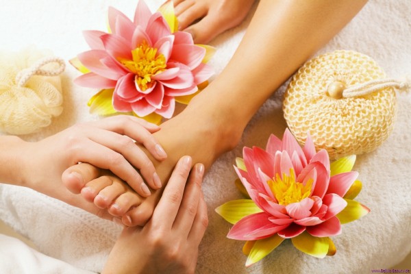 Làm theo cách này, gót chân cả đời hồng hào, mềm mịn không sợ khô hay nứt nẻ