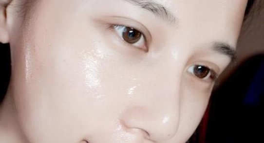 Mách bạn cách làm đẹp giúp da trắng sáng, căng láng hơn cả sao Hàn
