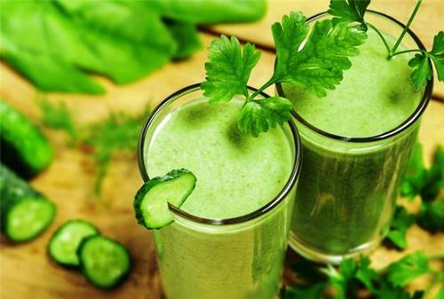 Giảm 5kg trong vòng 3 ngày nhờ uống hỗn hợp rau mùi tây với mật ong