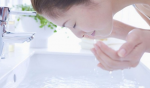 Những cách làm sạch da mặt sáng ngang với sữa rửa mặt