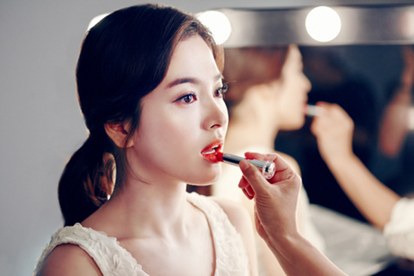 Đã là phụ nữ, hãy làm mình xinh đẹp bằng mọi cách!