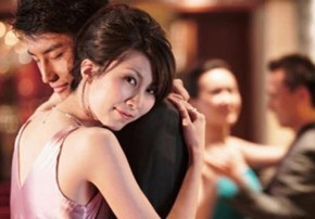 Dấu hiệu chồng NGOẠI TÌNH 99% và cách ỨNG PHÓ cao tay cho các bà vợ