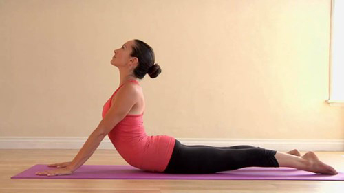 Mỡ bụng lâu năm sẽ bị triệt tận gốc với 3 động tác Yoga cơ bản