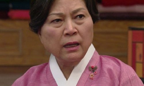 Lấy chồng giàu, mẹ chồng tôi chỉ xem tôi như là ôsin