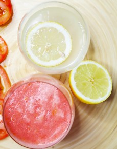 Trẻ hơn 10 tuổi nhờ dùng hỗn hợp rẻ tiền này đánh bay quầng thâm, bọng mắt