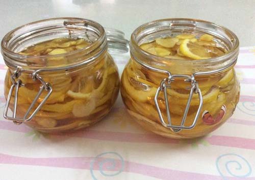 Dùng nước gừng đem thái sợi ngâm với nước cốt chanh và xem điều kì diệu gì xảy ra