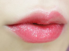 Thần dược hô biến môi khô nứt trở nên hồng hào ngay sau 1 đêm nhà nào cũng có mà chẳng ai biết