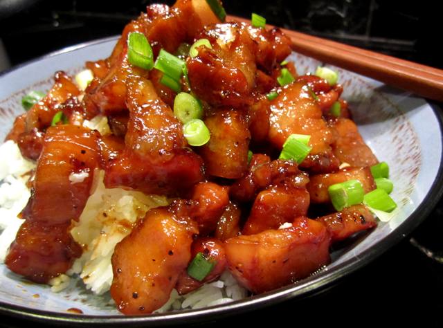 Tuyệt chiêu làm thịt ba chỉ rim nước mắm thơm ngon hấp dẫn khiến cả nhà đều mê