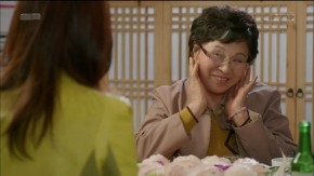 “Vợ chồng con sang nhà bố mẹ ăn nhé, cũng chỉ là thêm 2 cái bát!” mẹ chồng đã lập tức trả lời khiến con dâu cứng họng...