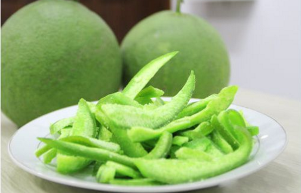 Da trắng hồng, đẹp ‘’ngang ngửa’’ lúc trang điểm chỉ bằng cách tắm bằng nước vỏ bưởi