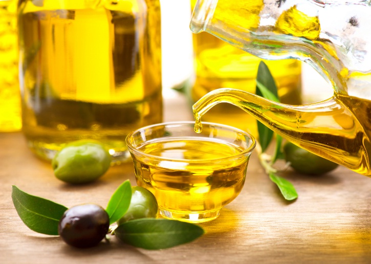 Mụn trứng cá, mụn đầu đen nặng thế nào cũng khỏi nhờ thoa 1 giọt này lên da mỗi tối
