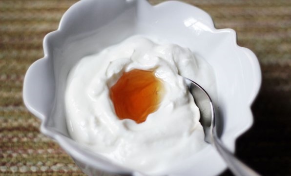 Cắt viên Vitamin E trộn với B1 theo đúng cách này, da toàn thân trắng như sứ mà không cần bôi kem