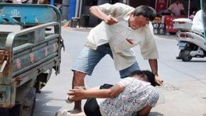 “Lấy chồng là hết quan hệ với bố mẹ đẻ, mày dám về đấy nữa tao chôn sống!” và phản ứng của cô vợ