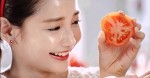 Tự làm sữa rửa mặt với cà chua để da vừa đỡ mụn lại bớt sưng phù