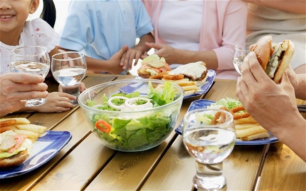 Chỉ cần làm điều này mỗi sáng mụn sẽ tự biến mất không quay trở lại