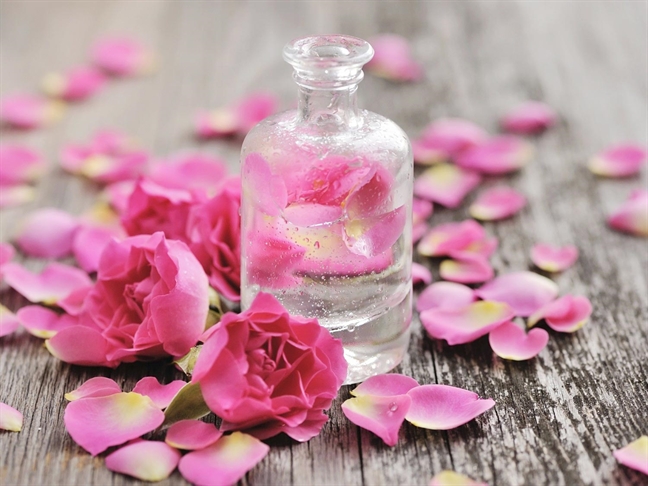 Lịch dưỡng ẩm cho da mùa hè bạn gái cần thuộc nằm lòng