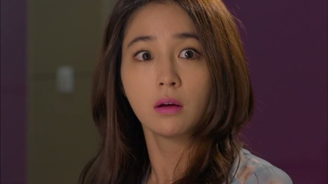 Trở về sau chuyến công tác, tôi điếng người khi nhìn thấy cảnh tượng đó trong phòng bố chồng