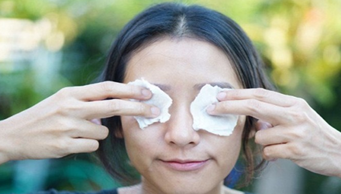 Chỉ với 1 thìa muối, quầng thâm sẽ biến mất sau 5 phút