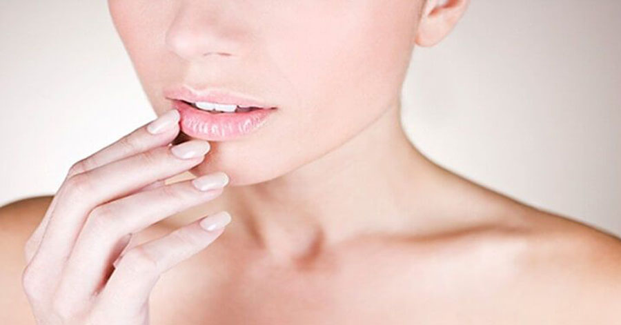 Bí quyết để có đôi môi căng hồng, quyến rũ nhờ 1 chiếc bàn chải quen thuộc