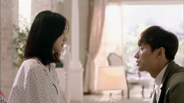 Sếp soái ca từ chối gái xinh để chung thủy với bạn gái nhan sắc bình thường và lý do khiến nhiều người bật ngửa