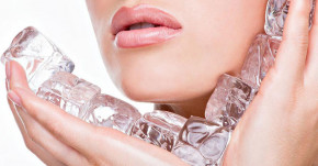 Úp mặt vào chậu nước đá 30 giây, da căng sáng, lỗ chân lông to sẽ tự động thu nhỏ tức thì
