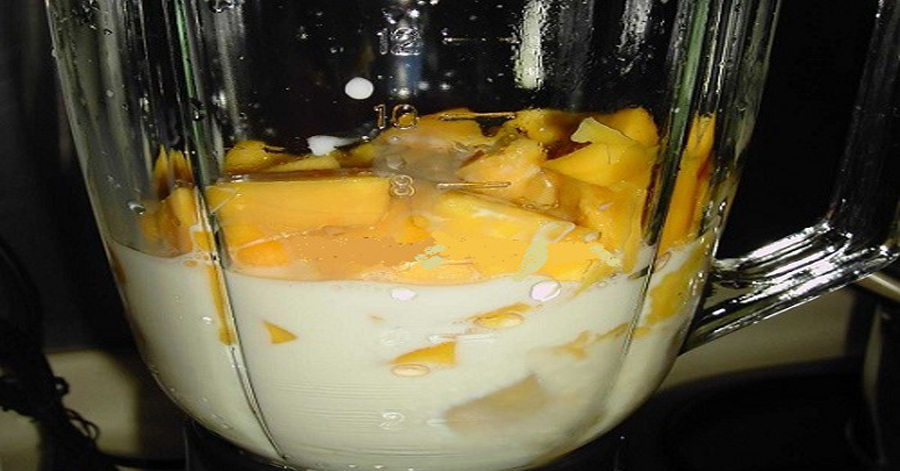 Uống sinh tố dứa như thế này để bảo đảm cho vòng 1 nhảy size, tròn đầy, quyến rũ