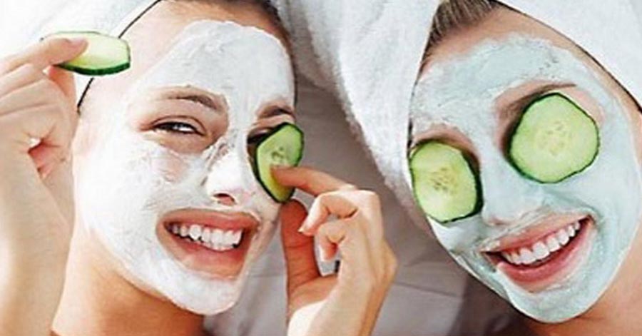 1 quả dưa chuột và 1 chén nước chè rồi làm thế này, da trắng bóc, nám mờ dần