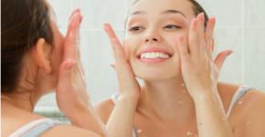 Mụn sẽ “nở hoa” đầy mặt khiến “cuộc sống bế tắc” nếu tiếp tục 5 thói quen xấu này