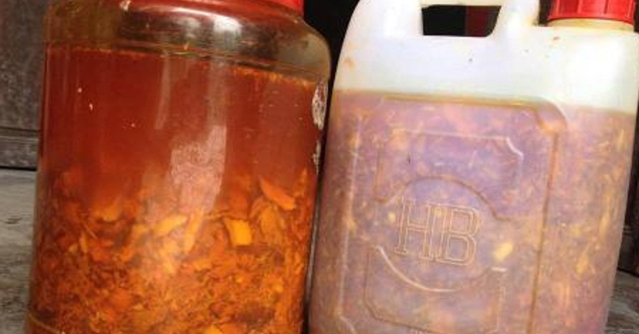 Cách ngâm nghệ rượu bôi mặt ”chuẩn đét” để da dẻ căng mướt như gái 18