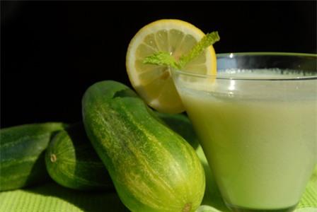 Uống nước của 4 “siêu” thực phẩm này tàn nhang bao nhiêu cũng hết